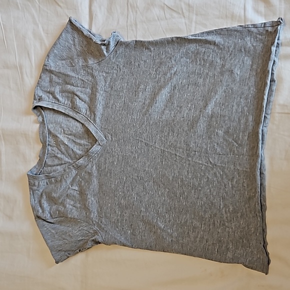 🩴 Gray V Neck Size M - Picture 1 of 5